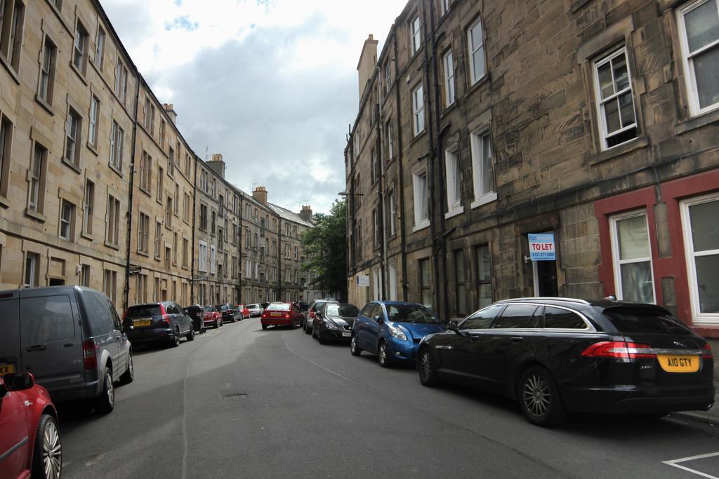 Chic & Bright Flat Near Holyrood Park Apartman Edinburgh Szoba fotó