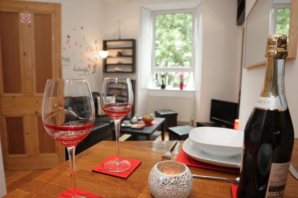 Chic & Bright Flat Near Holyrood Park Apartman Edinburgh Szoba fotó